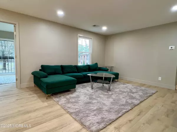 Freehold, NJ 07728,7 Seattle Court #5