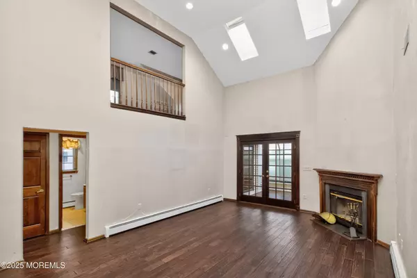 Marlboro, NJ 07746,48 Coventry Terrace