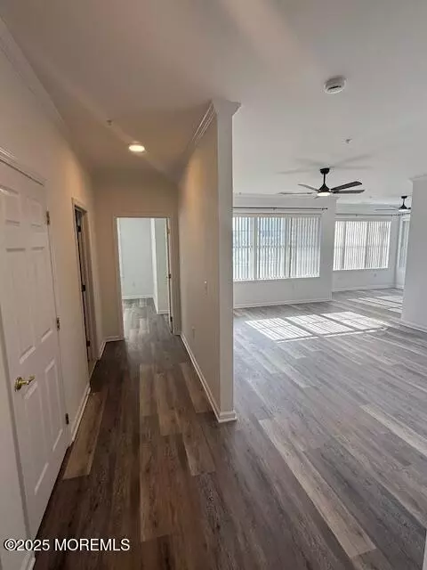 Eatontown, NJ 07724,211 Mill Pond Way #25