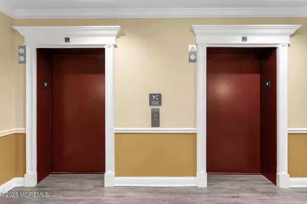 Woodbridge, NJ 07095,325 Regency Place