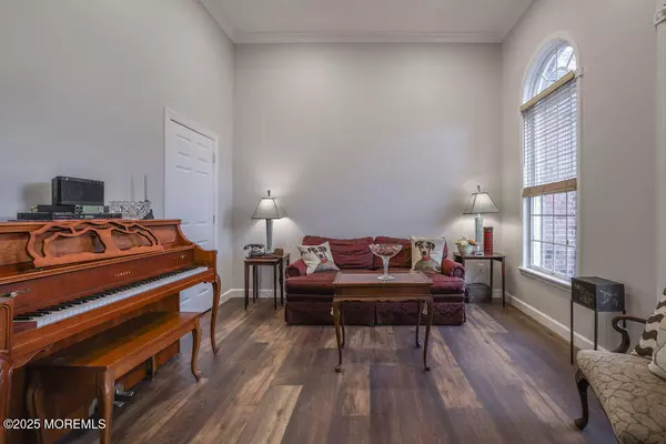 Manahawkin, NJ 08050,5 Popper Street