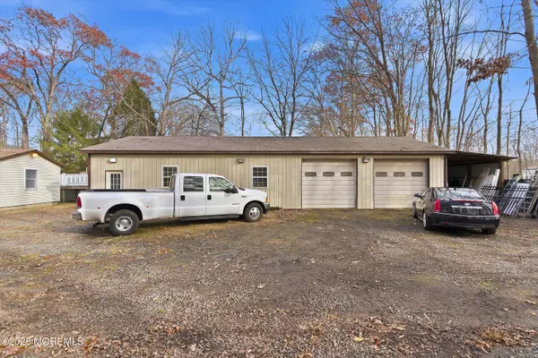 Farmingdale, NJ 07727,342 Colts Neck Road