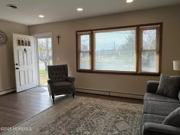 Toms River, NJ 08753,961 Neville Street