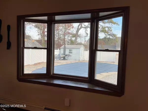 Toms River, NJ 08753,961 Neville Street