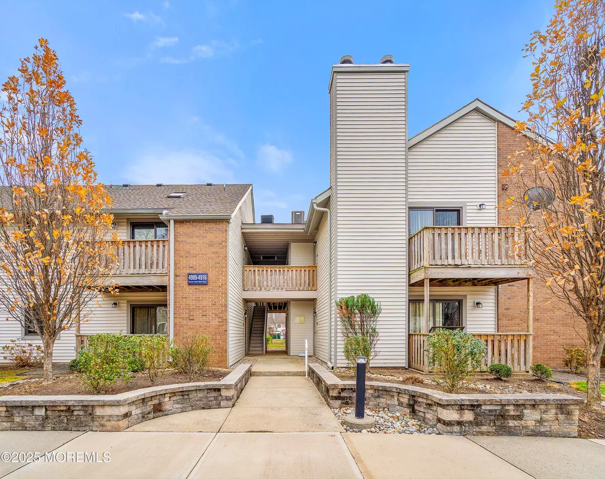 Plainsboro, NJ 08536,4914 Ravens Crest Drive #4914