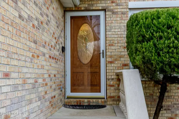 Marlboro, NJ 07746,5 Osprey Court