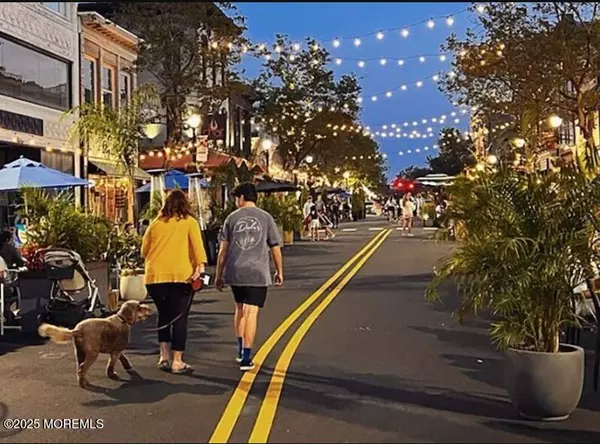 Red Bank, NJ 07701,12 W Front Street