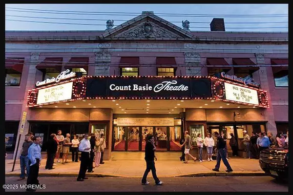 Red Bank, NJ 07701,12 W Front Street