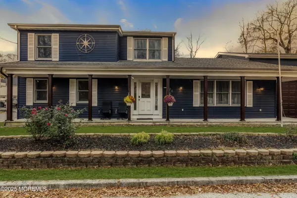 28 Duchess Avenue, Middletown, NJ 07748