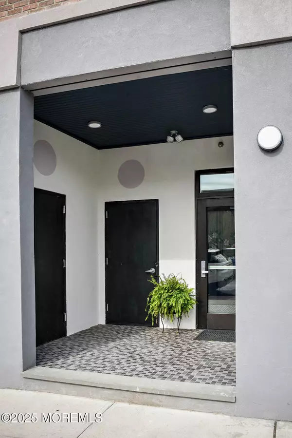 Asbury Park, NJ 07712,209 Bond Street #3