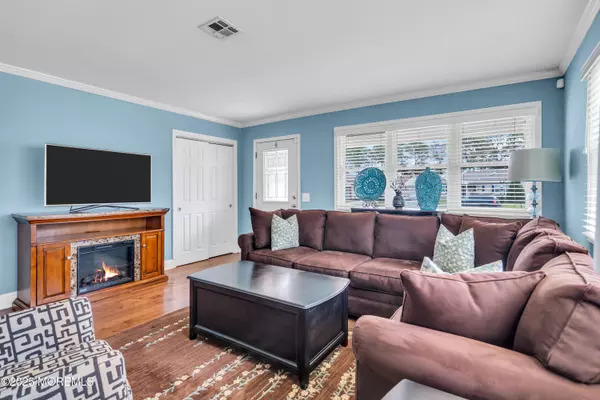 Toms River, NJ 08757,21 Redlands Court