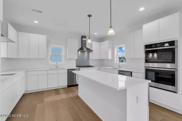 Toms River, NJ 08755,122 Arch Way