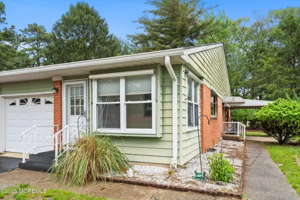 Whiting, NJ 08759,17 Bennington Lane