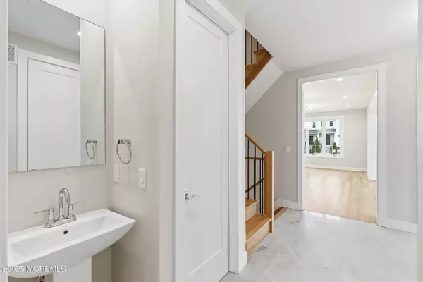 Lakewood, NJ 08701,14 Blue River Way