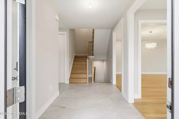 Lakewood, NJ 08701,14 Blue River Way