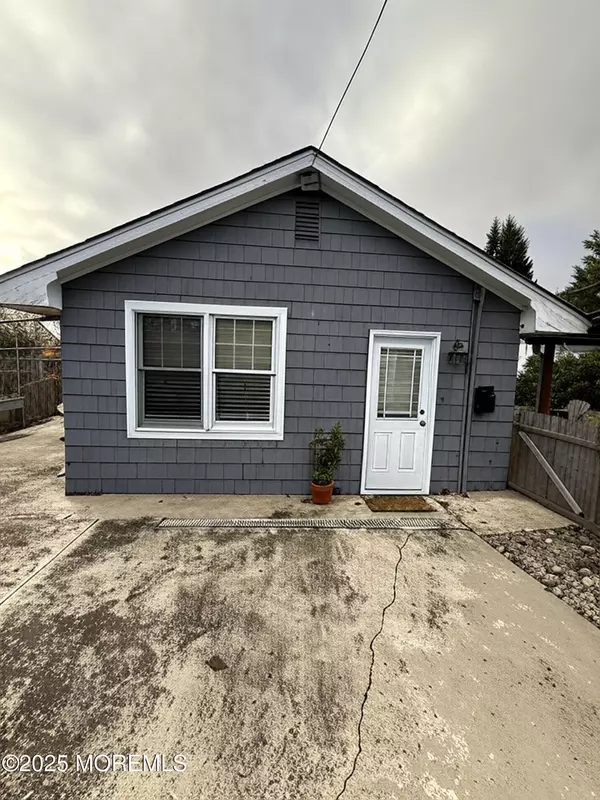 9 Main Street, Manasquan, NJ 08736