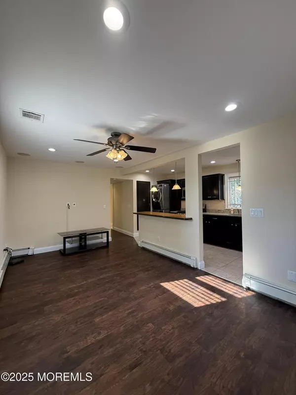 Manasquan, NJ 08736,9 Main Street