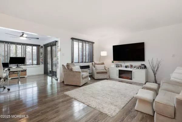 Red Bank, NJ 07701,126 Manchester Court