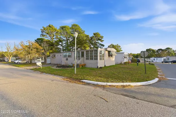 27 Martin Drive, Whiting, NJ 08759