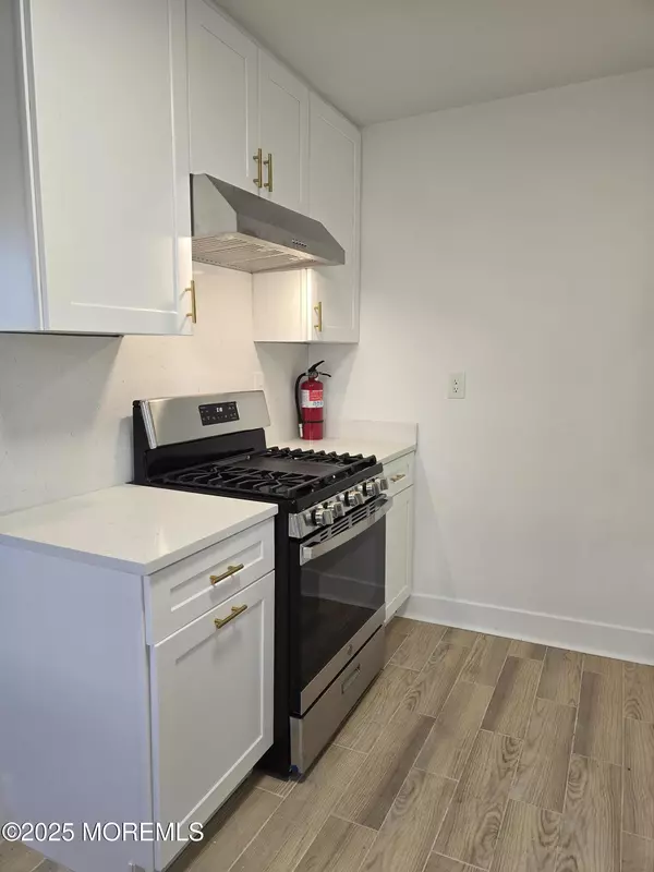 Red Bank, NJ 07701,142 South Street #10B