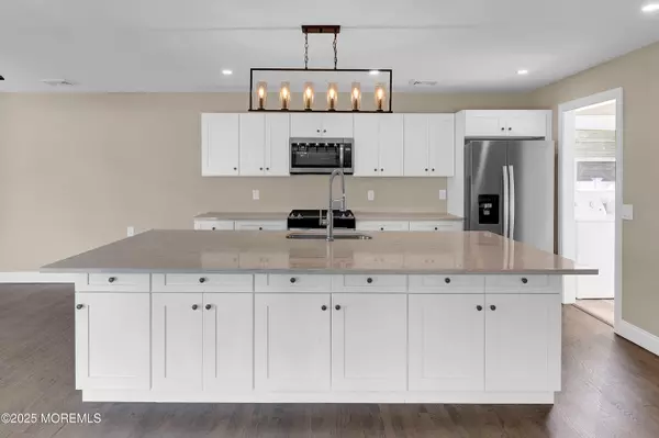 Lanoka Harbor, NJ 08734,28 Bayberry Drive