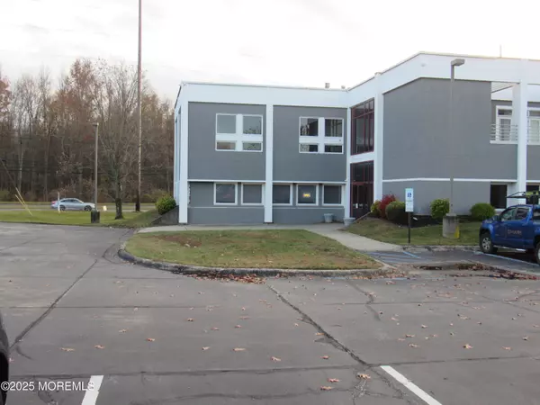 981 State Route 33 #1B, Monroe, NJ 08831