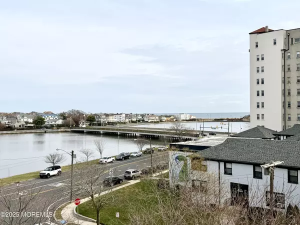 500 Deal Lake Drive #4F, Asbury Park, NJ 07712