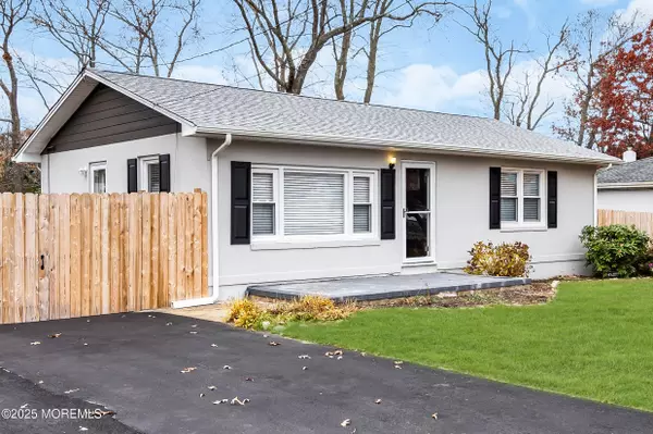 Toms River, NJ 08753,918 Briar Avenue