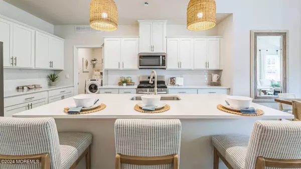 Neptune Township, NJ 07753,54 Victoria Gardens Square