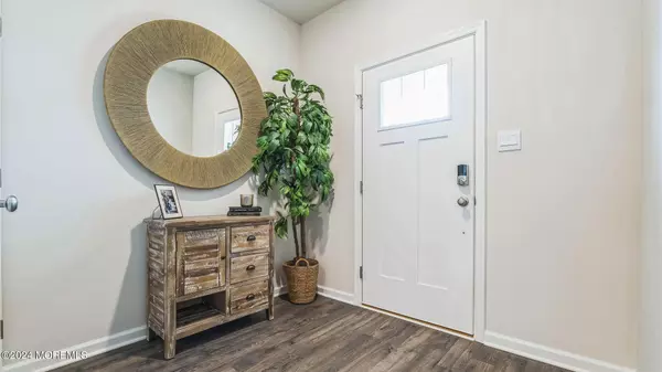 Neptune Township, NJ 07753,54 Victoria Gardens Square