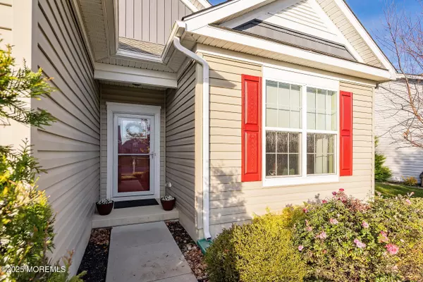 16 Raccoon Lane, Barnegat, NJ 08005