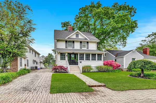 Manasquan, NJ 08736,370 E Main Street