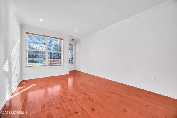 Manalapan, NJ 07726,82 Demarest Drive