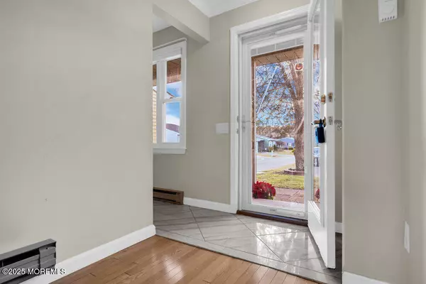 Whiting, NJ 08759,9 Apple Lane