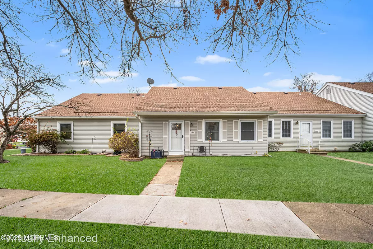 Freehold, NJ 07728,24 Calle De Elvira #B