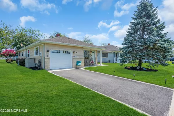 Toms River, NJ 08757,16 Goyave Street