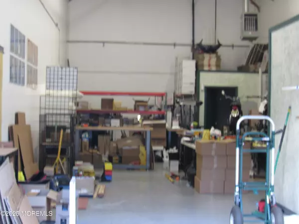 Manalapan, NJ 07726,77 Pension Hill Road #16