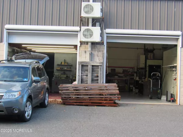 Manalapan, NJ 07726,77 Pension Hill Road #17