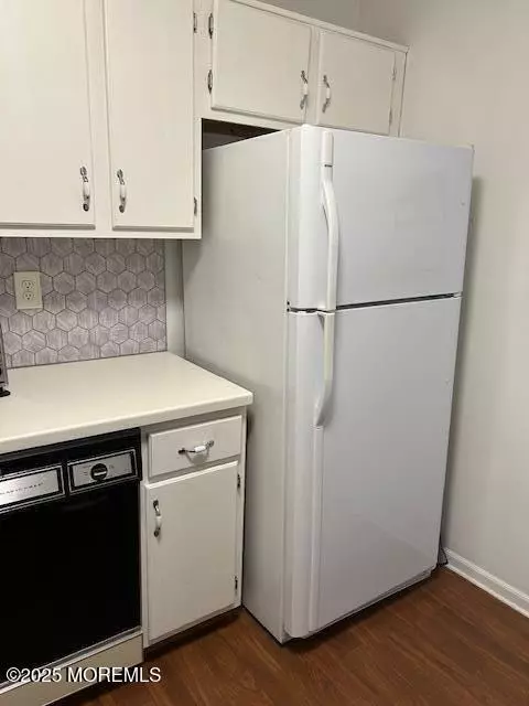 Parlin, NJ 08859,9 Chatham Square #109