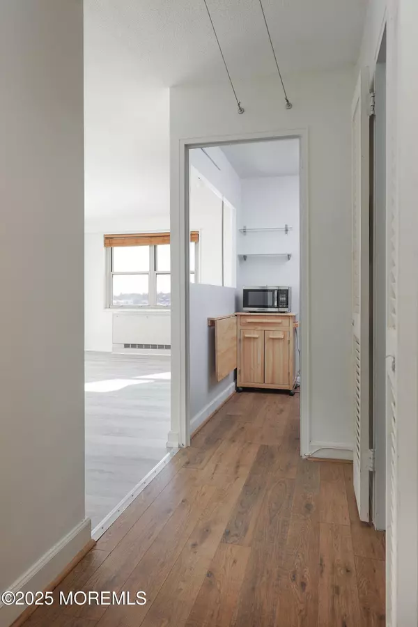 Red Bank, NJ 07701,28 Riverside Avenue #7D