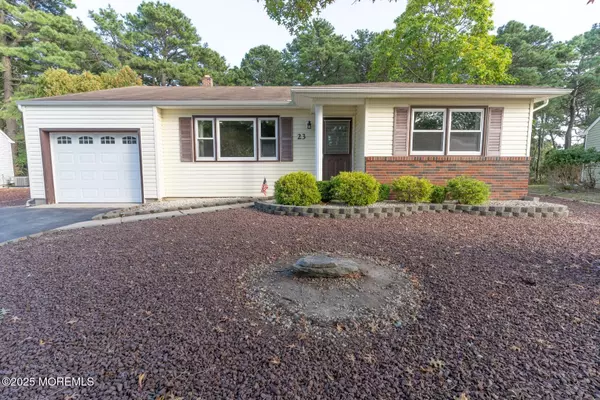 23 Burlington Court, Toms River, NJ 08757