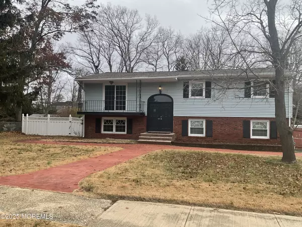 117 Greymoor Road, Howell, NJ 07731