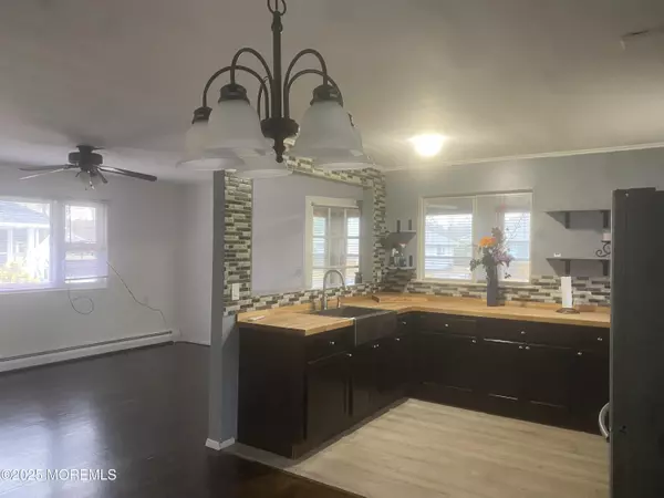 Toms River, NJ 08753,23 Yellowstone Drive