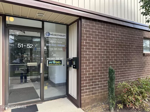 East Brunswick, NJ 08816,52 Brunswick Woods Drive