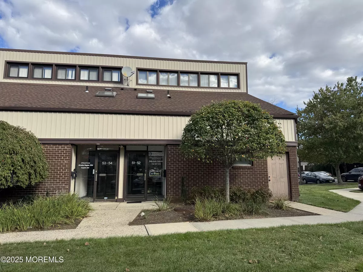 East Brunswick, NJ 08816,52 Brunswick Woods Drive