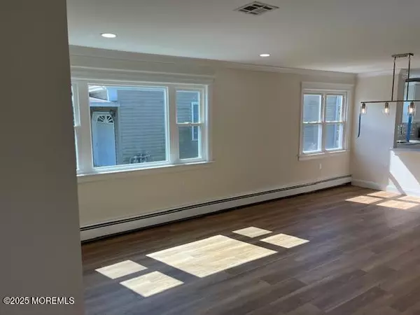 Toms River, NJ 08757,208 Bonaire Drive