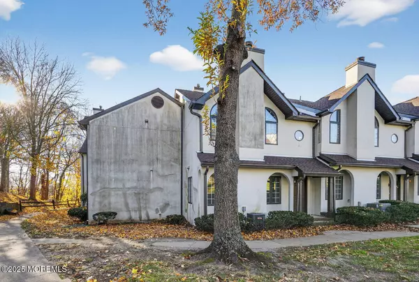 Red Bank, NJ 07701,61 Tower Hill Drive #708