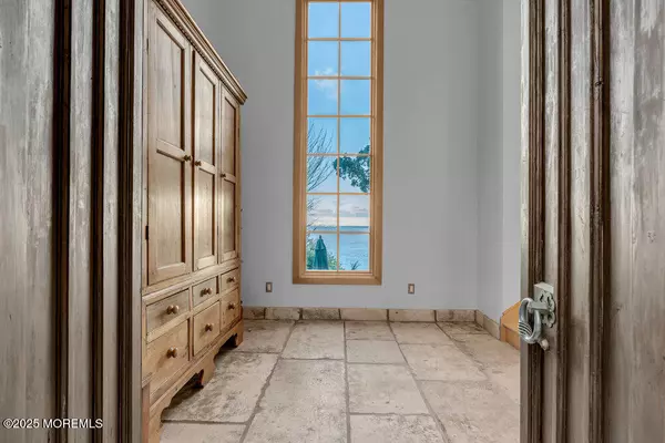 Atlantic Highlands, NJ 07716,18 Belvidere Road