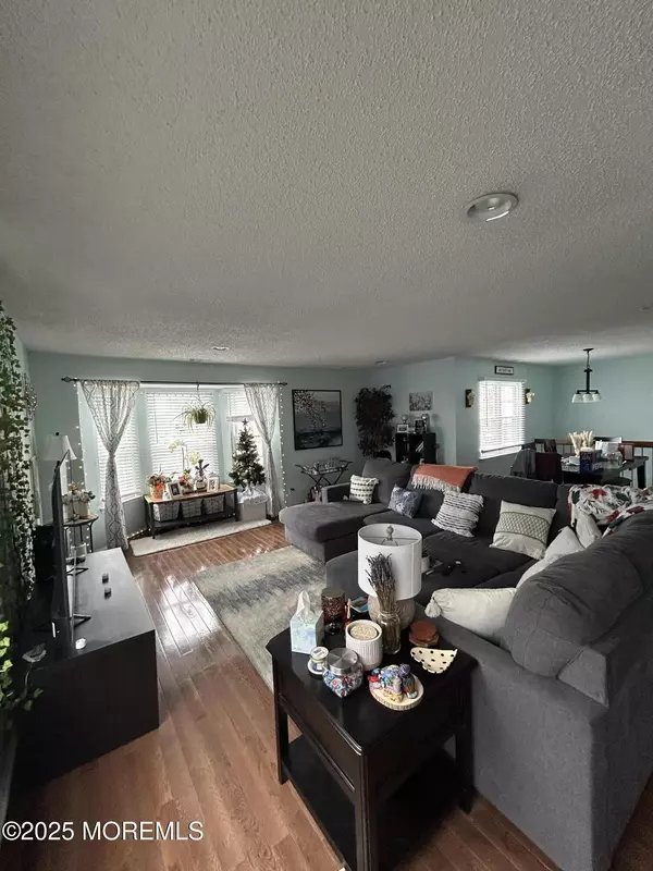 182 Tulip Lane, Freehold, NJ 07728