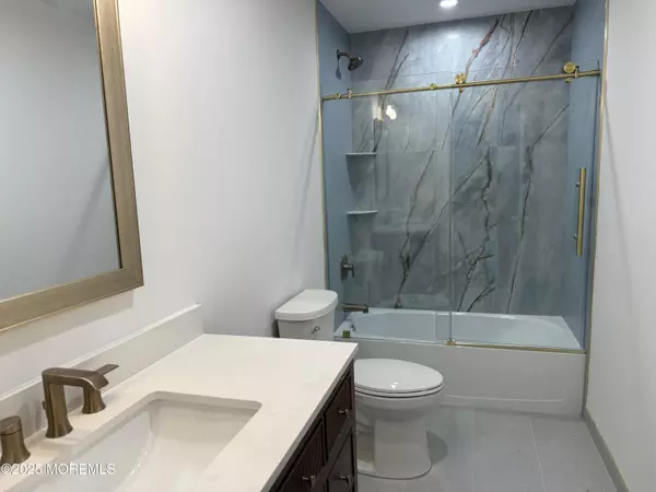 Ocean Twp, NJ 07712,8 Arbor Way